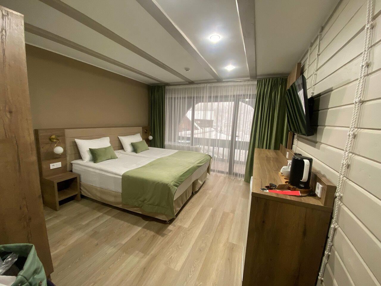 Гостиница Терем у реки Каменномостский-175