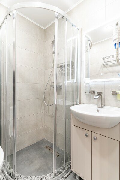 Гостиница Терем у реки Каменномостский