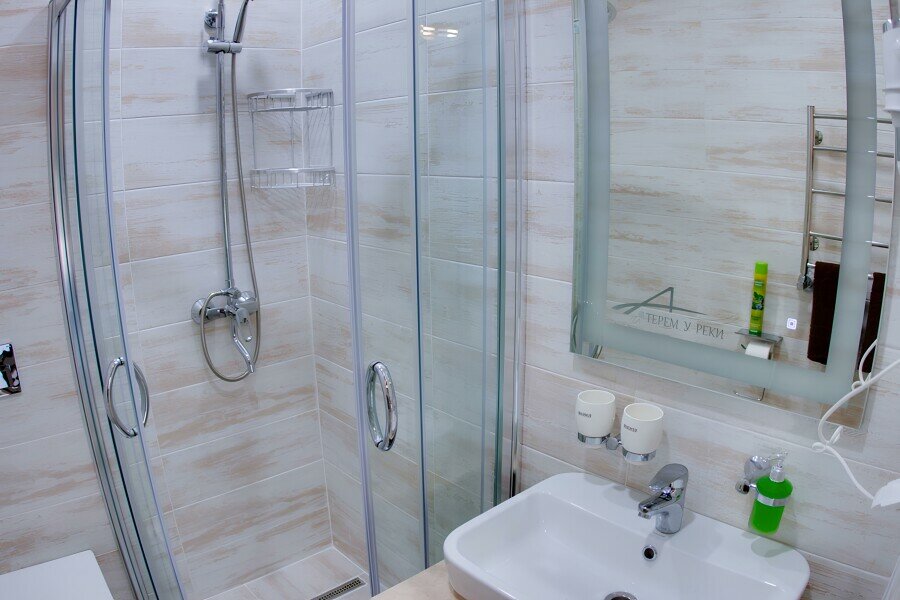 Гостиница Терем у реки Каменномостский