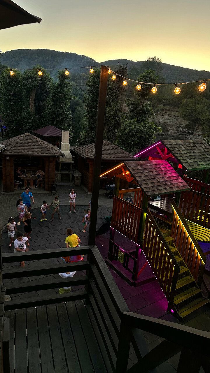 Гостиница Терем у реки Каменномостский-186