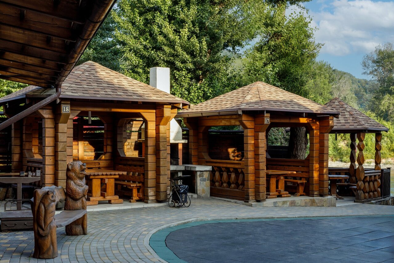 Гостиница Терем у реки Каменномостский-13