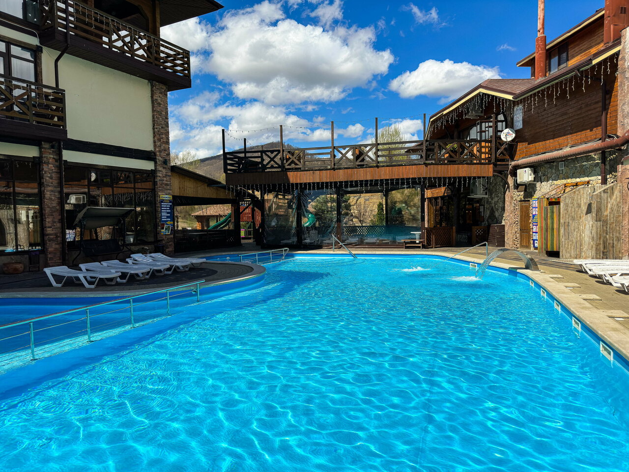 Гостиница Терем у реки Каменномостский-217