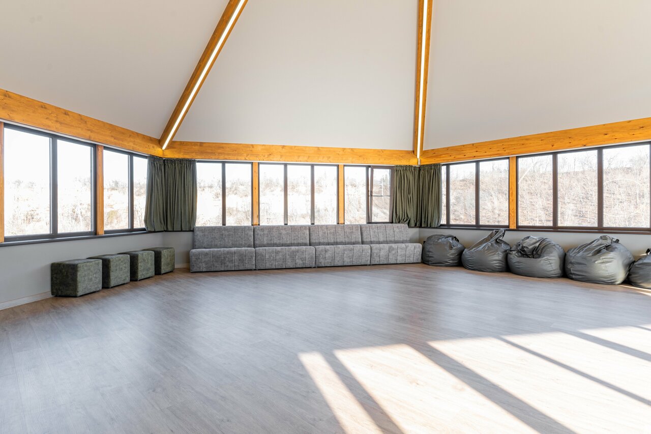 Гостиница Терем у реки Каменномостский-200