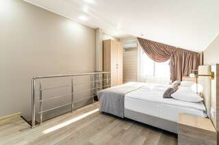 Гостиница Терем у реки Каменномостский 3-х местный двухуровневый семейный номер-4