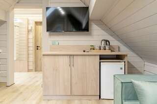 Гостиница Терем у реки Каменномостский 3-х местный семейный 2-х комнатный номер-10