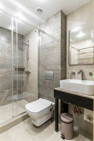 Гостиница Терем у реки Каменномостский 3-х местный двухуровневый семейный номер-10