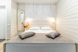 Гостиница Терем у реки Каменномостский 2-х местный стандартный номер "Компакт" с балконом-17