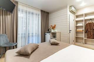 Гостиница Терем у реки Каменномостский 2-х местный стандартный номер "Компакт" с балконом-3