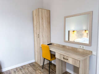 Гостиница Терем у реки Каменномостский 3-х местный семейный комфорт без балкона-2