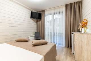 Гостиница Терем у реки Каменномостский 2-х местный стандартный номер "Компакт" с балконом-6