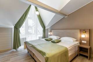 Гостиница Терем у реки Каменномостский 3-х местный семейный 2-х комнатный номер-1