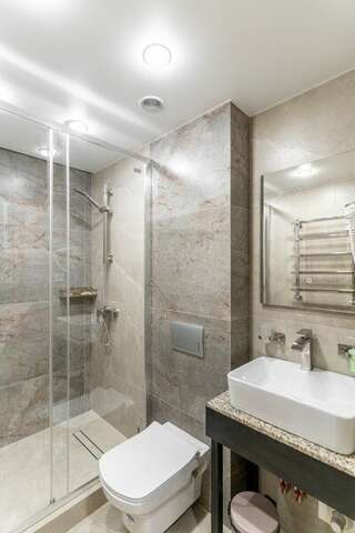 Гостиница Терем у реки Каменномостский 3-х местный двухуровневый семейный номер-8