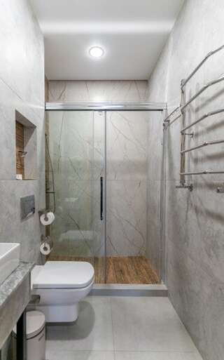 Гостиница Терем у реки Каменномостский 3-х местный семейный комфорт без балкона-9