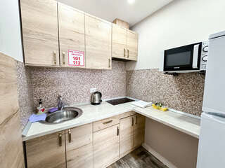 Гостиница Терем у реки Каменномостский 3-х местный семейный комфорт без балкона-7