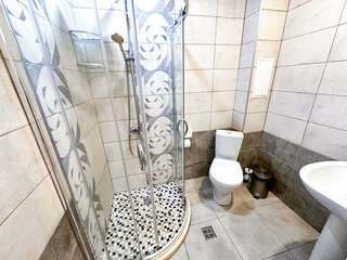 Гостиница Терем у реки Каменномостский 3-х местный семейный двухкомнатный номер комфорт с балконом-6