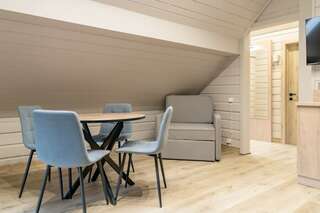 Гостиница Терем у реки Каменномостский 3-х местный семейный 2-х комнатный номер-11