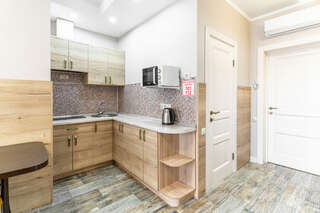 Гостиница Терем у реки Каменномостский 3-х местный номер-студия комфорт с балконом-4