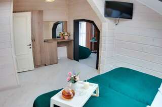 Гостиница Терем у реки Каменномостский 2-х местный стандарт+ без балкона-2