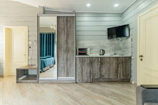 Гостиница Терем у реки Каменномостский 2-х местный номер комфорт с балконом-12