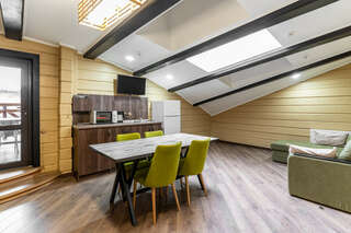 Гостиница Терем у реки Каменномостский 3-х местный семейный комфорт без балкона-4