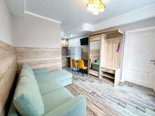 Гостиница Терем у реки Каменномостский 3-х местный семейный комфорт без балкона-4