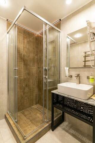 Гостиница Терем у реки Каменномостский 2-х местный стандарт без балкона-7