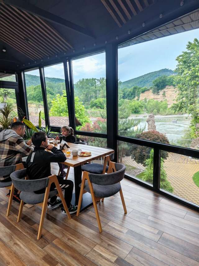 Гостиница Терем у реки Каменномостский-229