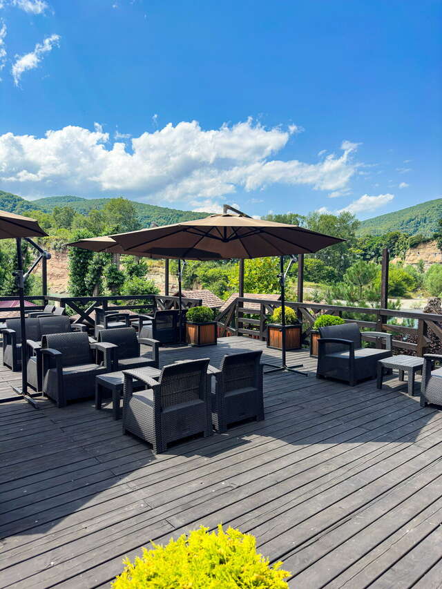 Гостиница Терем у реки Каменномостский-11